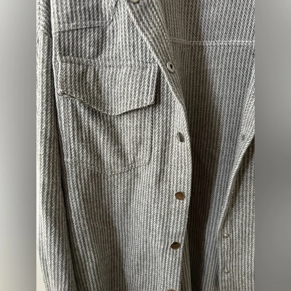 Gray Ribbed Button-Up Shacket Jacket - Picture 4 of 5
